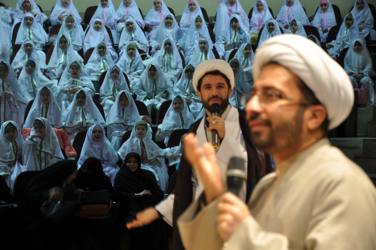 برگزاری جشن تکلیف 400 دختر دبستانی در مشهد + عکس