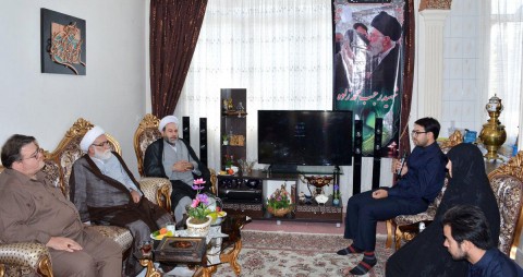 دیدار نماینده ولی فقیه در هلال احمر با خانواده شهید بابارجب در مشهد