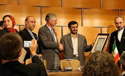نایاک، ظریف، اتفاقات ۸۸ و احمدی‌نژادی‌ها