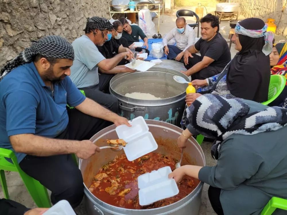 پخت و توزیع ۶ هزار غذایی گرم بین نیازمندان شهر لنده+تصاویر