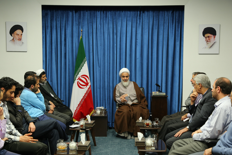 سرمایههای آبرویی خود را برای عزت اسلام بهخدا عاریه دهیم سرمایههای آبرویی خود را برای عزت اسلام بهخدا عاریه دهیم