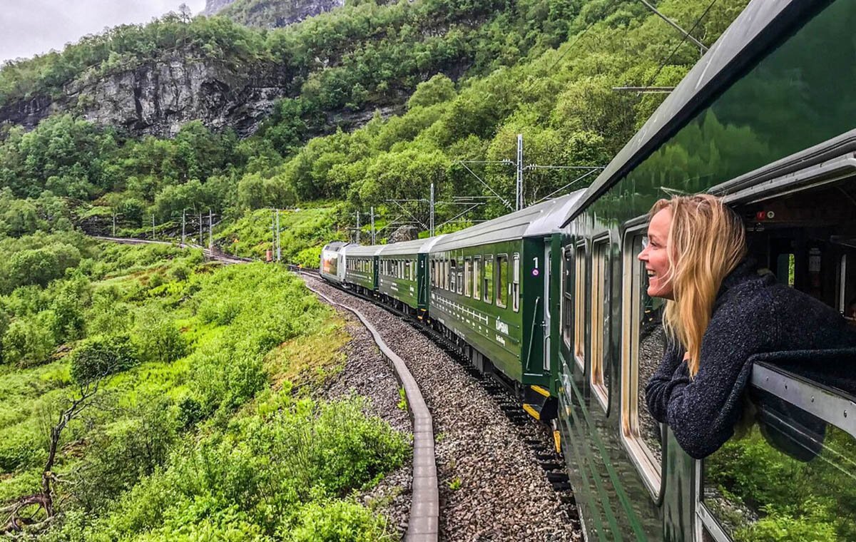 چگونه از تخفیف‌ها و کدهای تخفیف خرید بلیط قطار بهره‌مند شویم؟