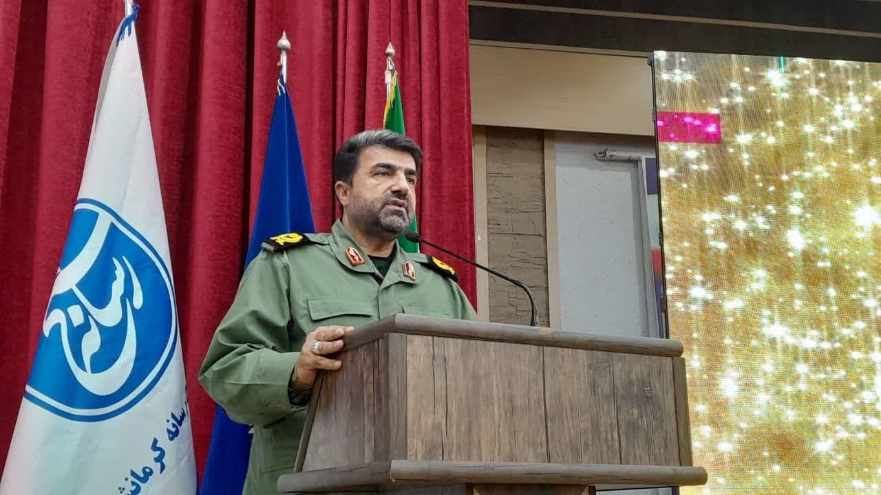 دشمن به دنبال گسترش یاس و ناامیدی در جامعه است