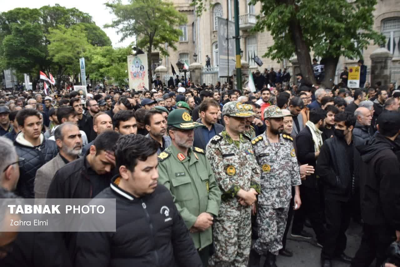 تصاویر / تشییع باشکوه شهدای خدمت در تبریز تصاویر / تشییع باشکوه شهدای خدمت در تبریز