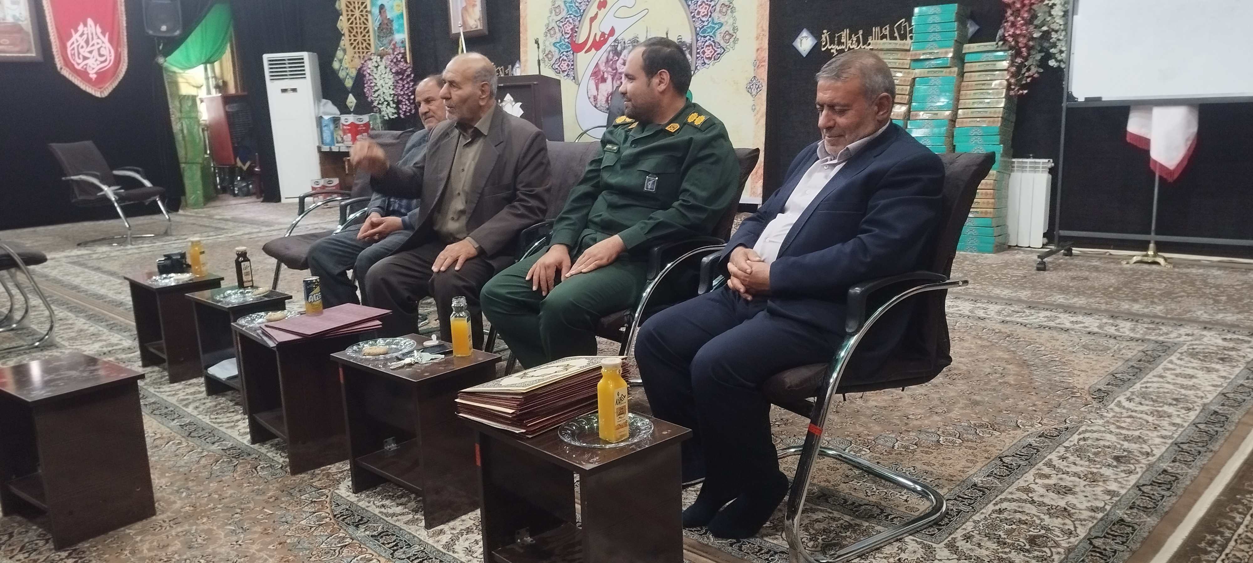 دیدار و تجلیل مسئول معاونت آموزش سپاه فتح استان(ک.ب)از خانواده های شهدا دیدار و تجلیل مسئول معاونت آموزش سپاه فتح استان(ک.ب)از خانواده های شهدا