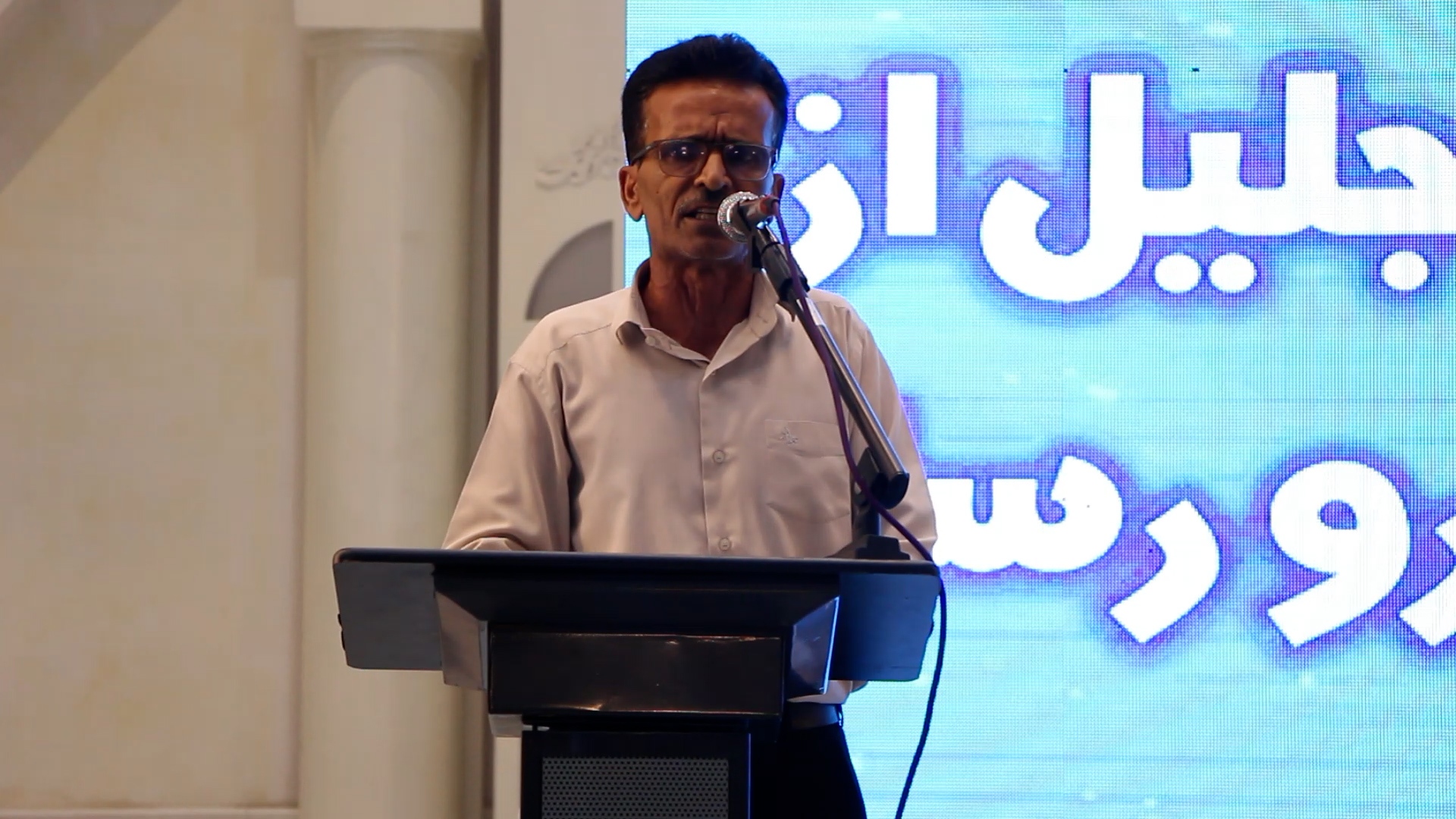 راه پیشرفت هرمزگان با کدام رسانهها هموار میشود؟/ درمیانه یا پایان راه، چرا از آغاز سخن میگویید؟