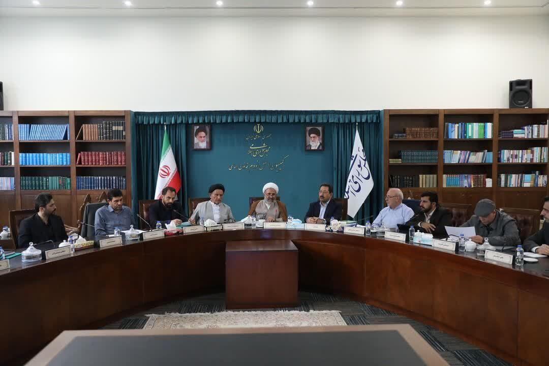 خودرو پای وزیر صمت را به کمیسیون اصل نود کشاند