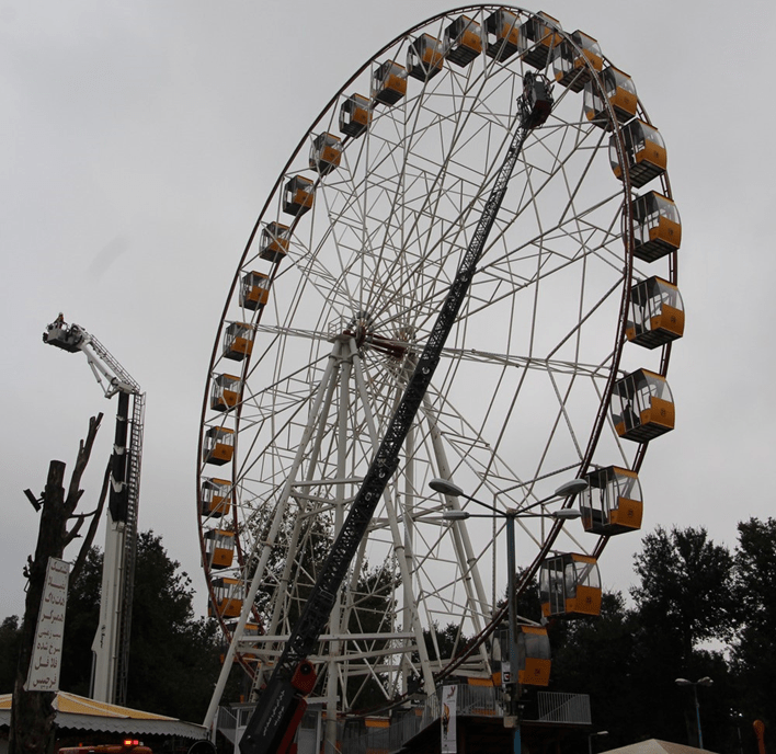 تجربه ۴۰ متر بالاتر از سطح زمین در شهربازی‌های رشت!