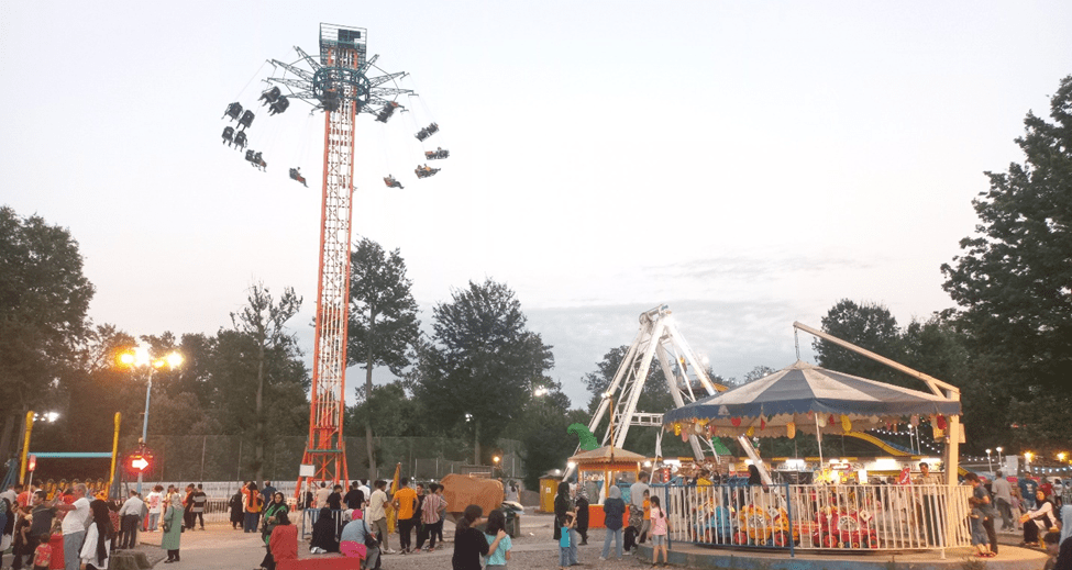 تجربه ۴۰ متر بالاتر از سطح زمین در شهربازی‌های رشت!