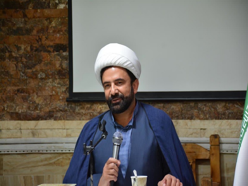 اهدای بیش از ۷۰۰ جلد کتاب کودک و نوجوان به ارزش یک میلیارد ریال به کتابخانههای عمومی کرمانشاه اهدای بیش از ۷۰۰ جلد کتاب کودک و نوجوان به ارزش یک میلیارد ریال به کتابخانههای عمومی کرمانشاه