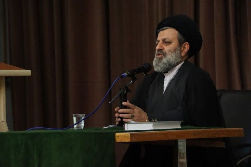 تحلیل دقیق و مطالعه، کلید تبدیل شدن به یک مربی موفق! /تقلید از زنان غربی، هویت دینی را تهدید می‌کند