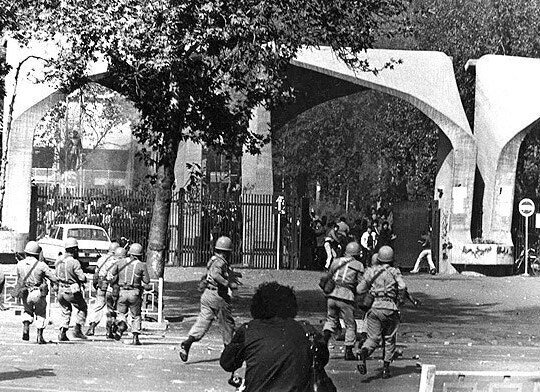 وقتی دانشگاه دوباره تپیدن قلب جامعه را یادآوری میکند + پادکست وقتی دانشگاه دوباره تپیدن قلب جامعه را یادآوری میکند + پادکست