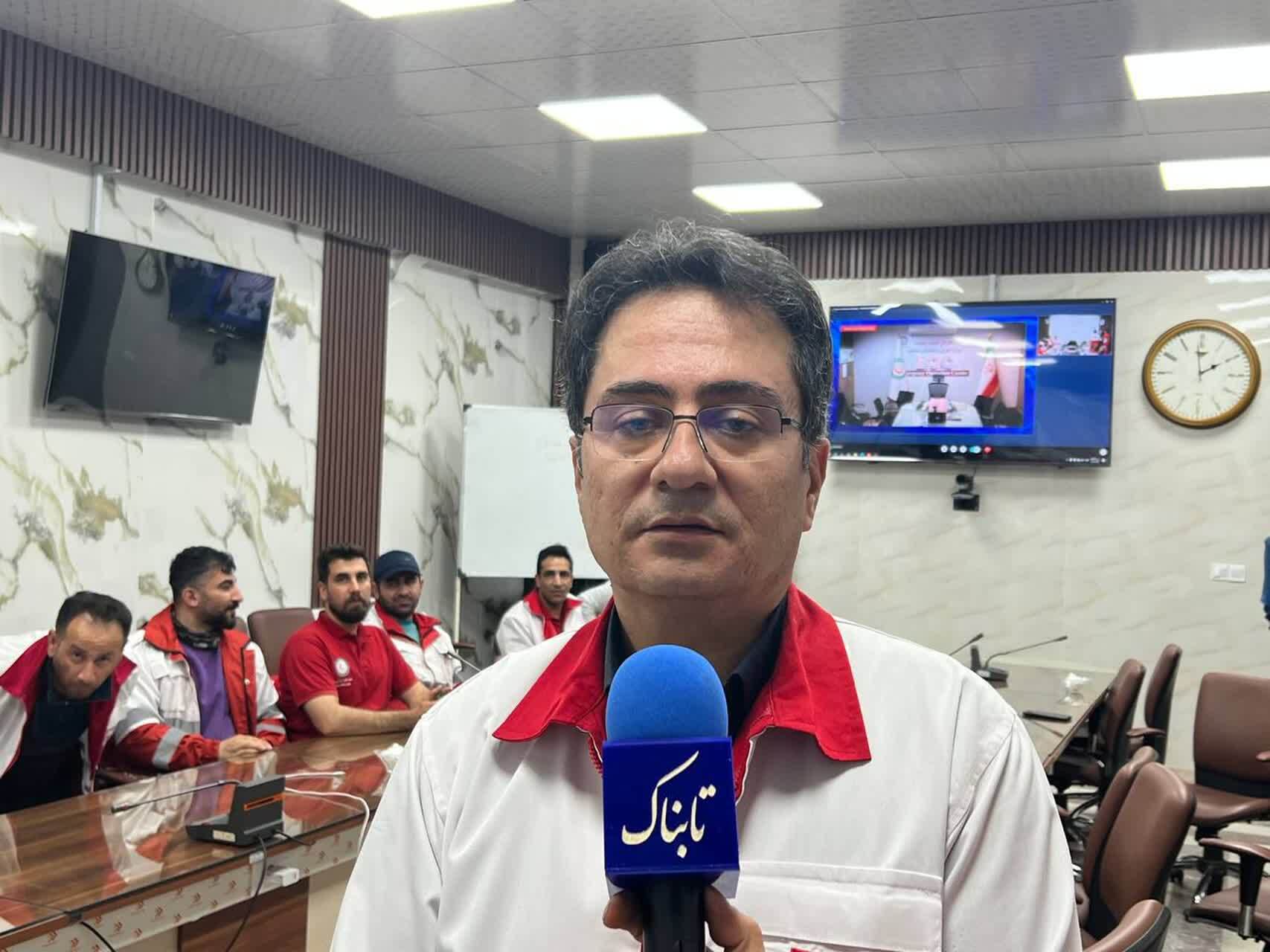 تداوم بارش‌های سیلابی در کردستان/ ۴۲ تیم هلال‌احمر در آماده‌باش کامل و اسکان اضطراری بیش از ۲۰۰ نفر انجام شد