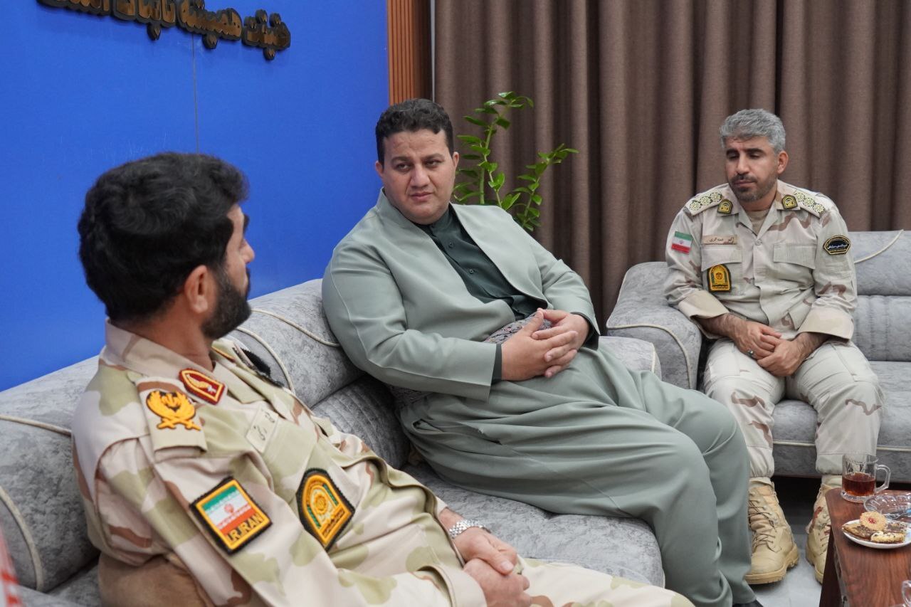 امنیت مرزهای کردستان خط قرمز نیروهای مسلح/ ساماندهی کولبری و معیشت مرزنشینان در اولویت است